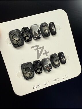 Black Hello Kitty Press-On Nail Set Xsmall